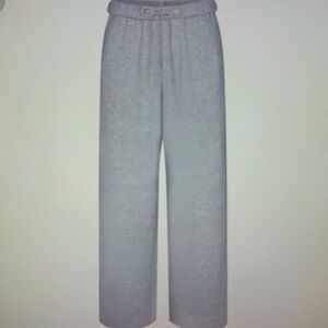 Skims classic straight leg pant gently worn